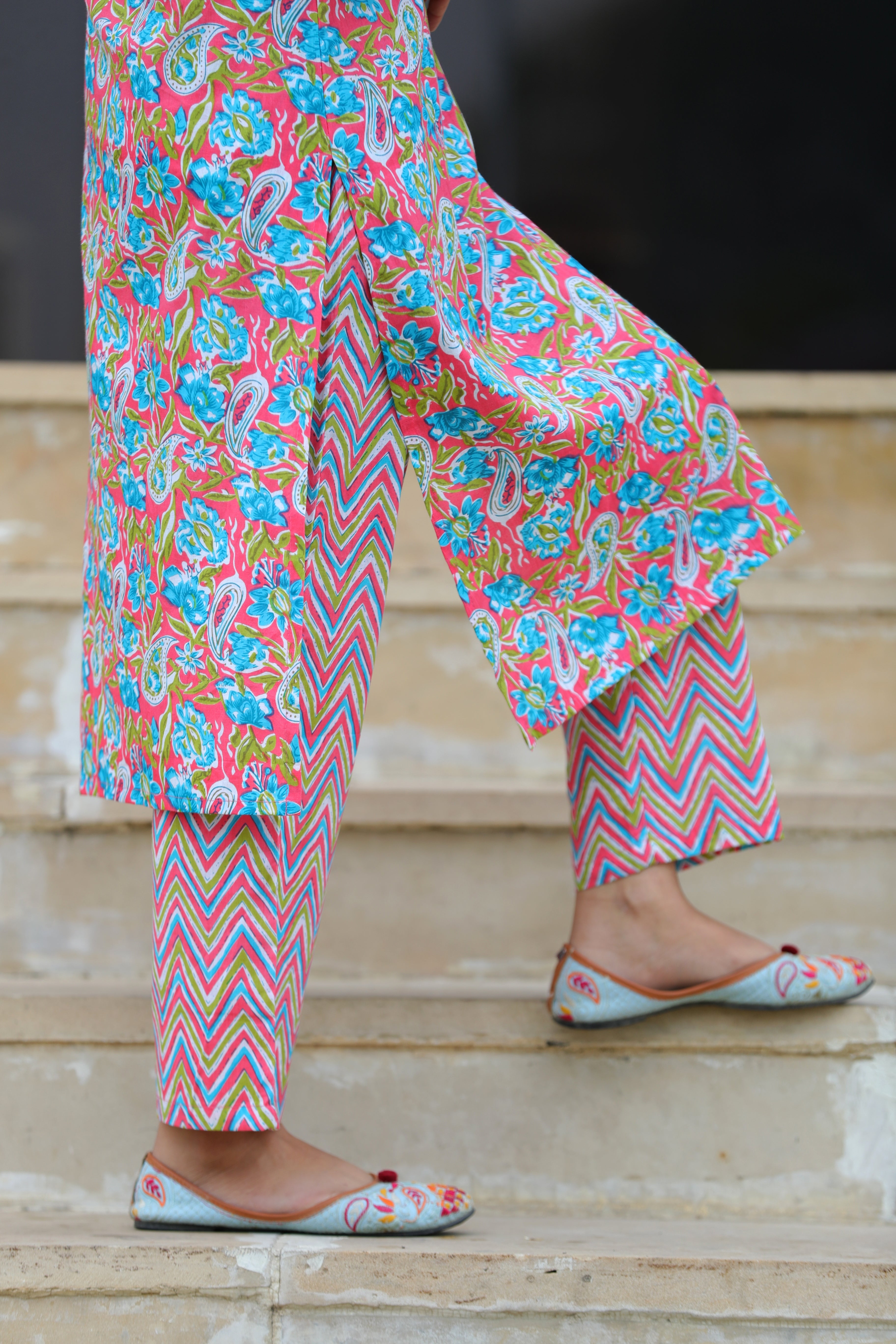 GMI Multicolour Printed Cotton Straight Kurta Pant Set